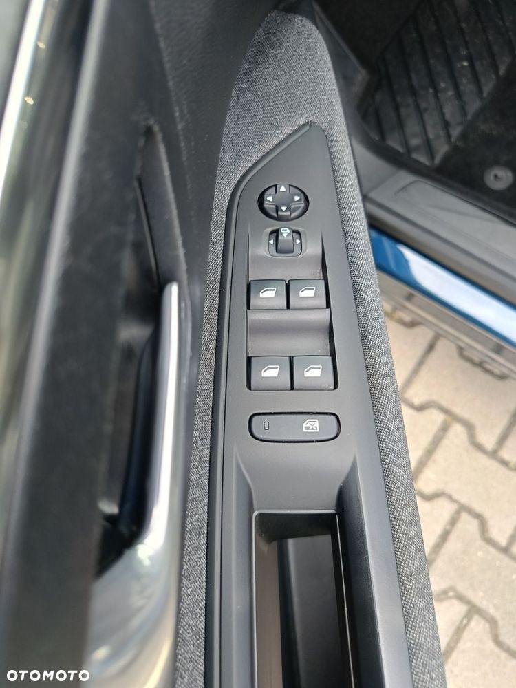 Peugeot 3008 1.5 BlueHDi Active Pack S&S EAT8 - 11