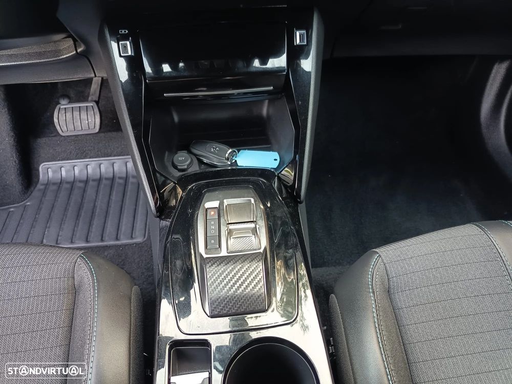 Peugeot e-2008 Allure Pack - 14