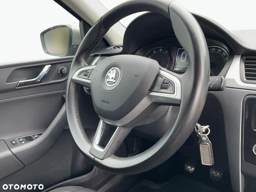 Skoda RAPID - 18