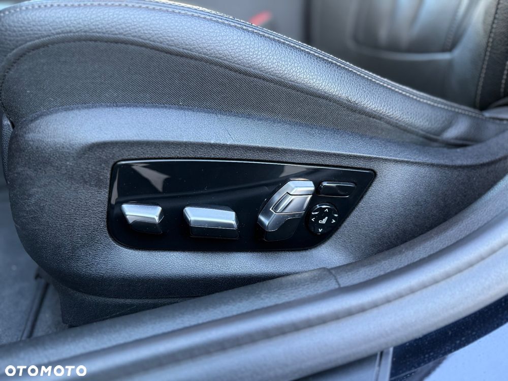 BMW Seria 5 520d xDrive M Sport sport - 12