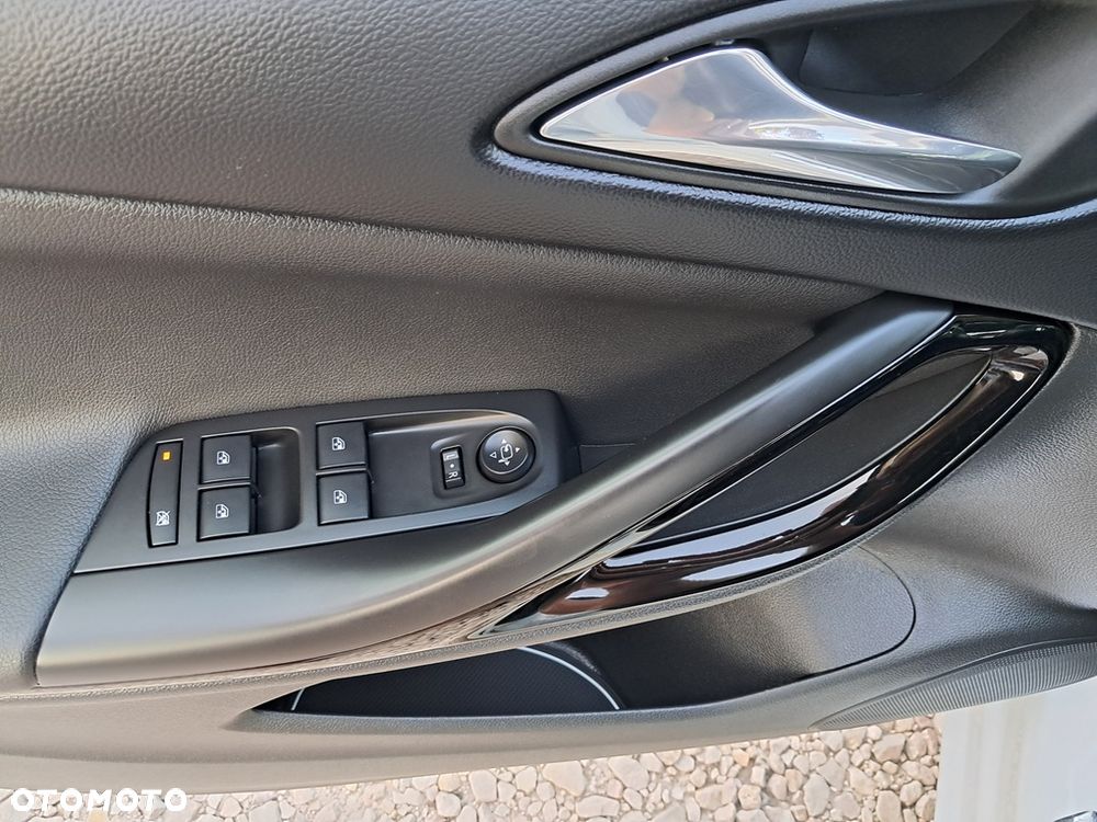Opel Astra 1.6 Turbo Start/Stop Innovation - 30
