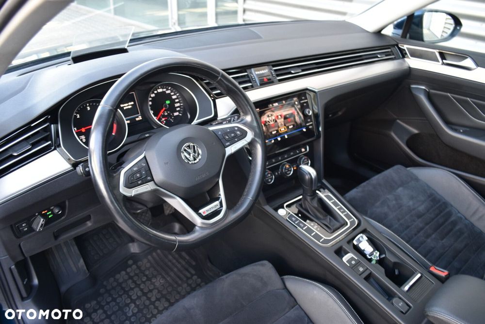 Volkswagen Passat 2.0 TDI Bi-Turbo BMT 4Mot Highline DSG - 9