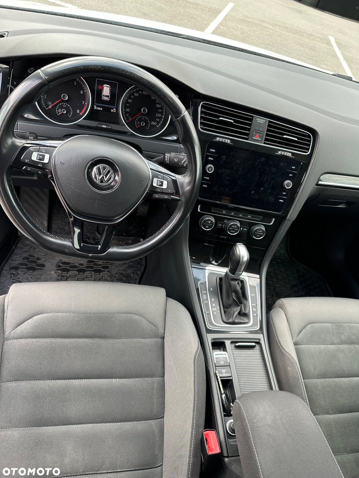 Volkswagen Golf 1.4 TSI BlueMotion Technology DSG Comfortline - 6