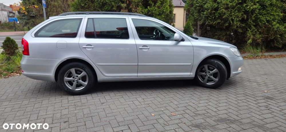 Skoda Octavia 1.6 TDI DPF Ambiente - 18