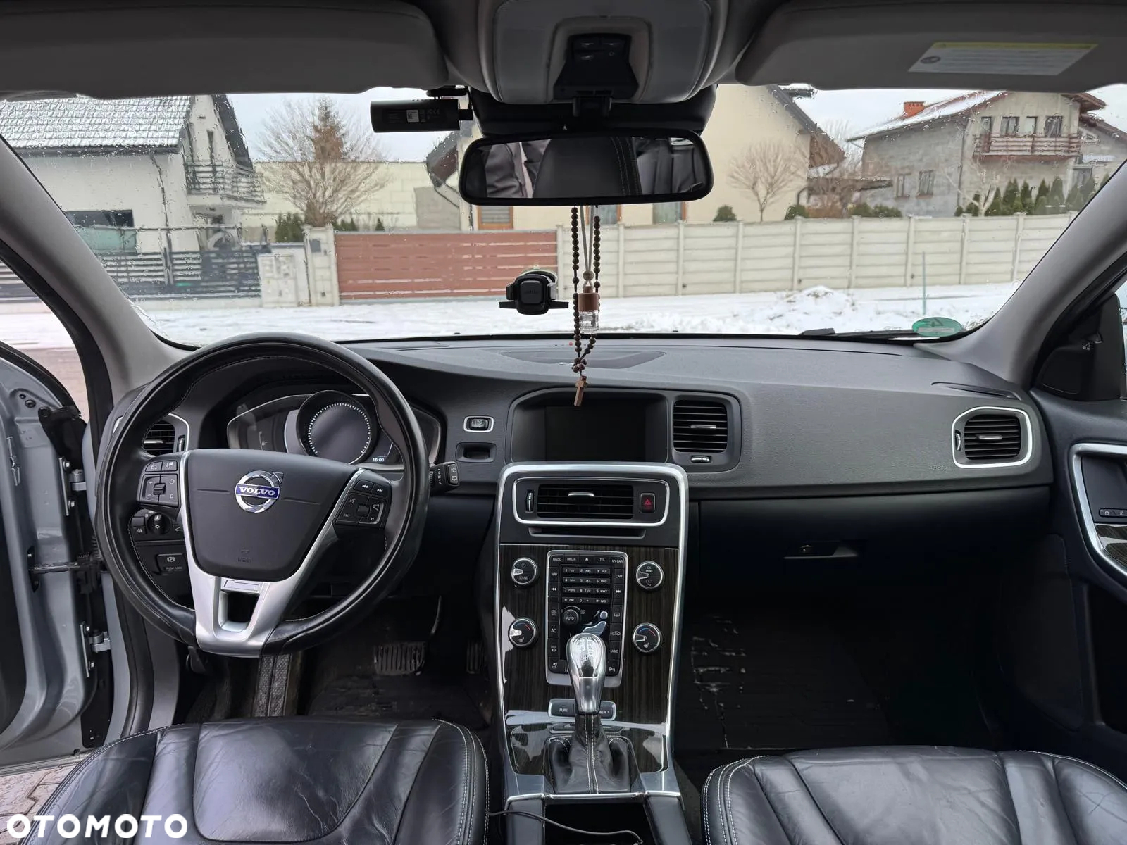 Volvo V60 D6 AWD Plug-in Hybrid R-Design Summum - 18