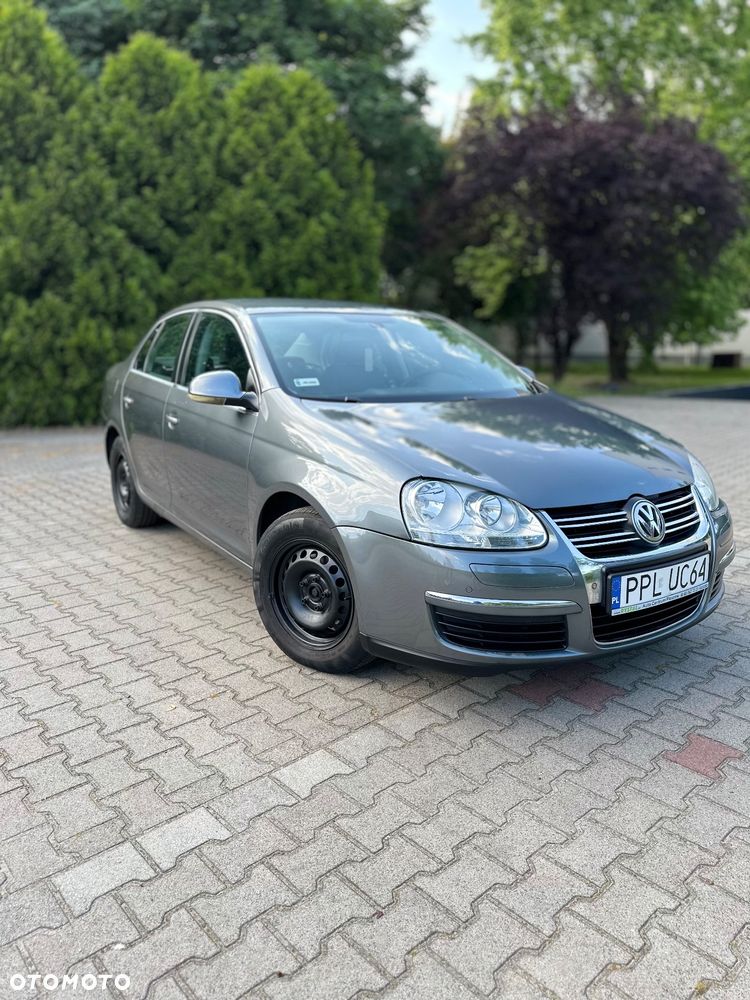 Volkswagen Jetta 1.6 TDI Comfortline - 12