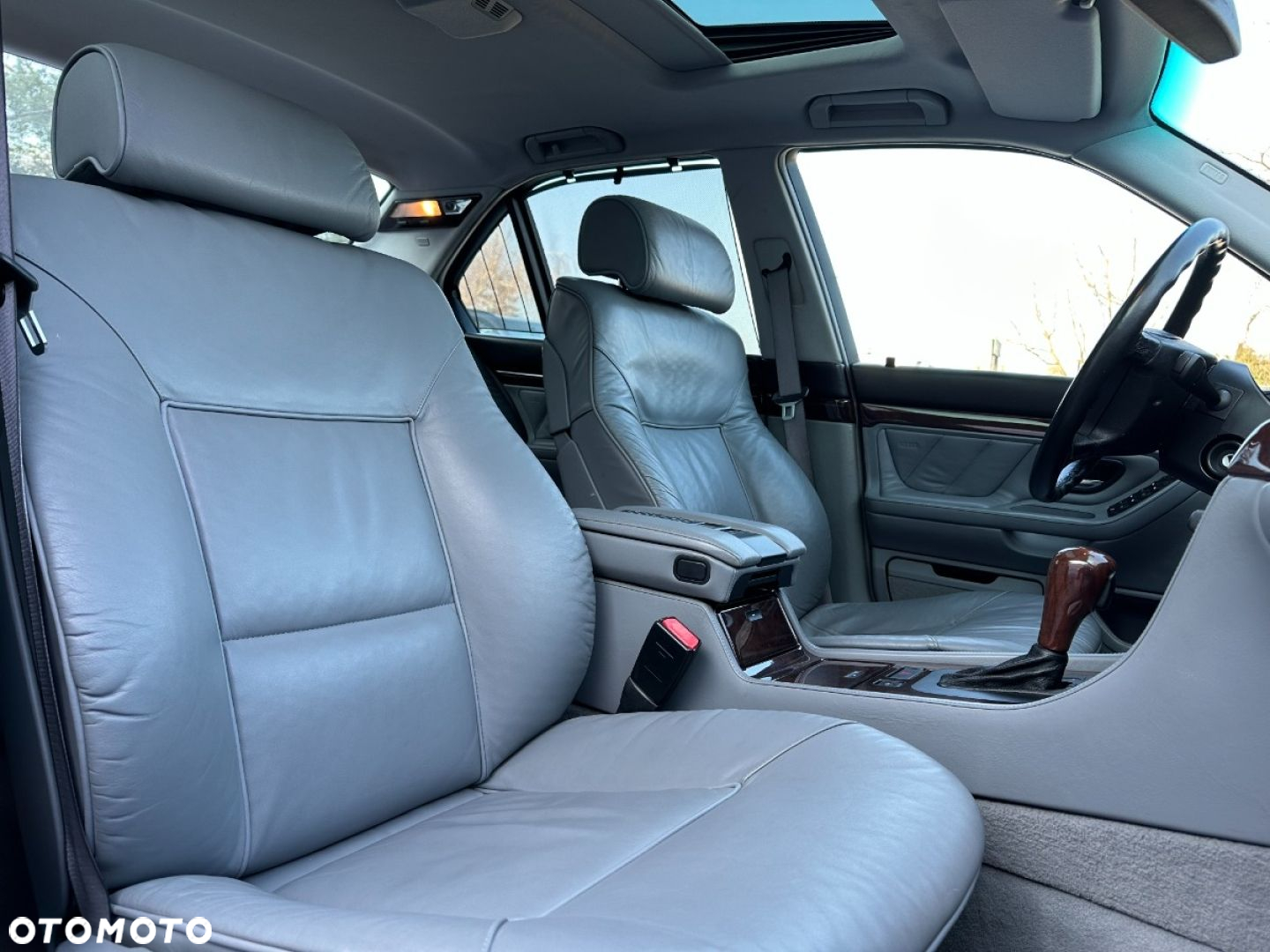 BMW Seria 7 750i - 24