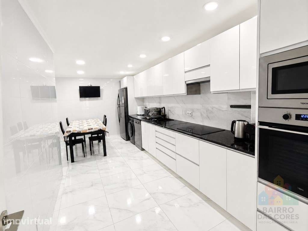 Apartamento T4 renovado em excelente localização em Tomar - Grande imagem: 2/11