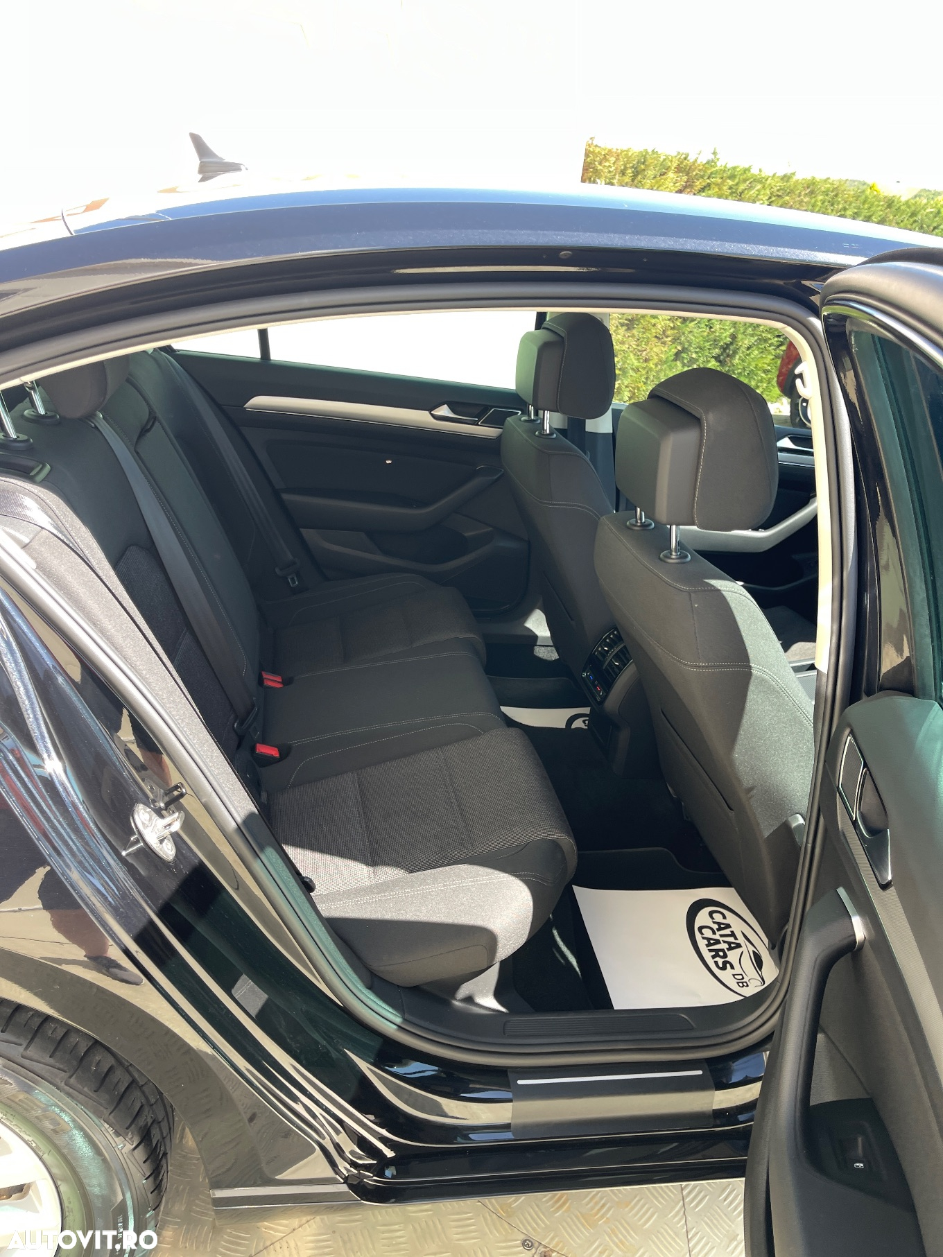 Volkswagen Passat - 24