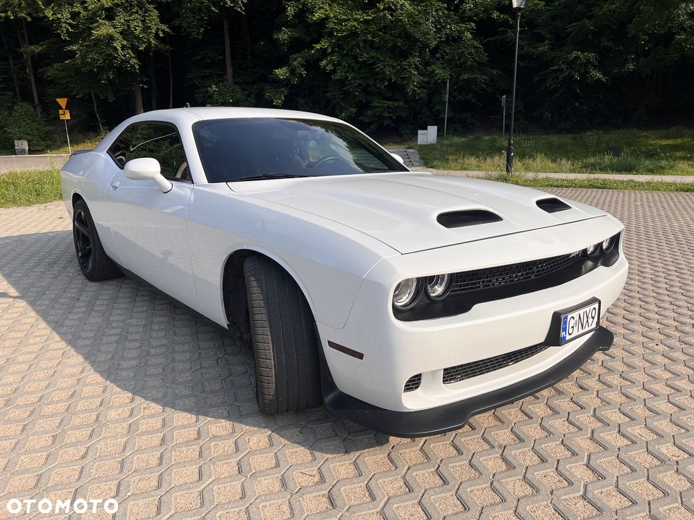 Dodge Challenger - 2