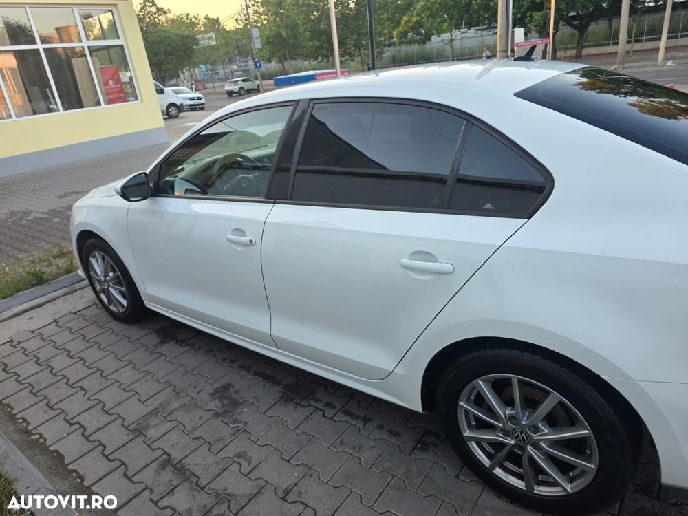 Volkswagen Jetta 1.2 TSI Comfortline - 2