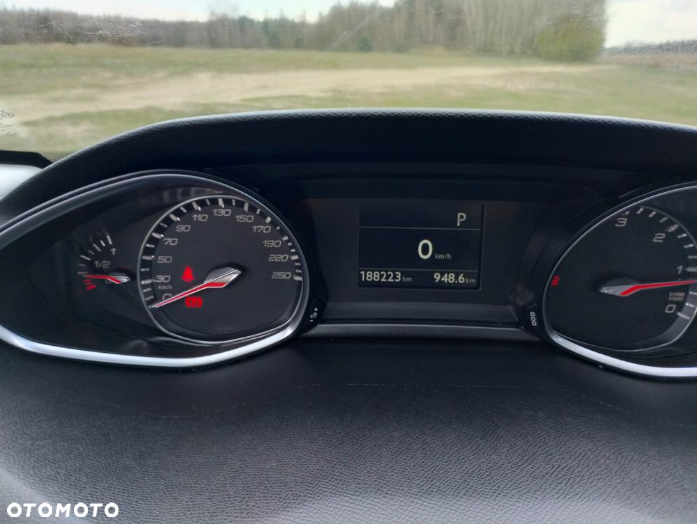 Peugeot 308 BlueHDi 150 Automatik Stop & Start Allure - 16
