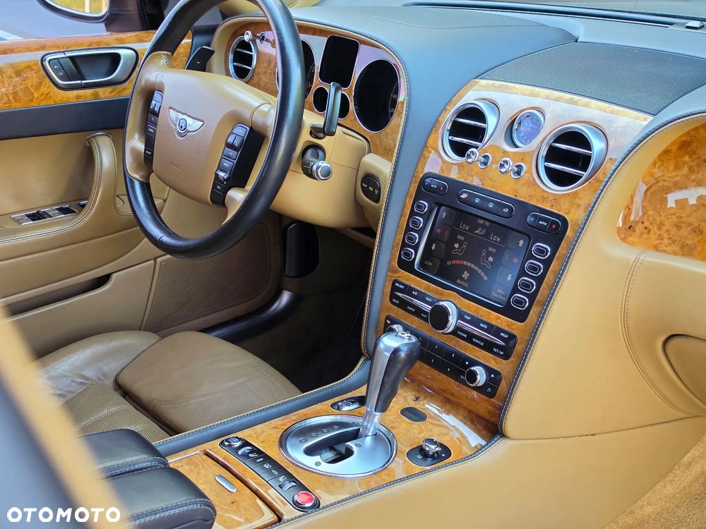 Bentley Flying Spur - 12