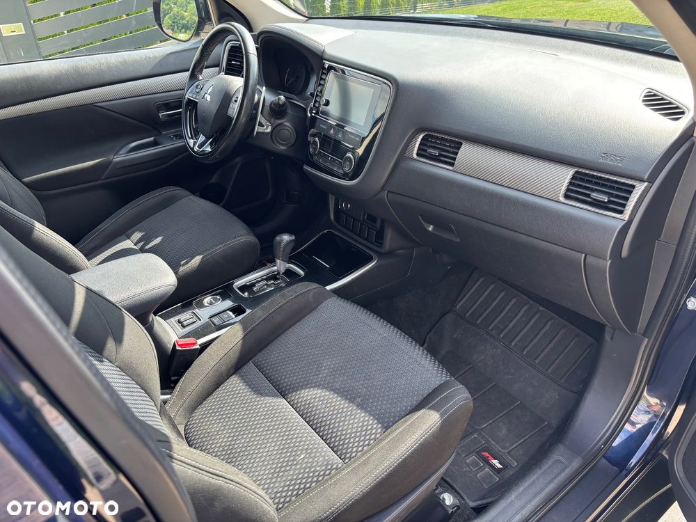 Mitsubishi Outlander - 18