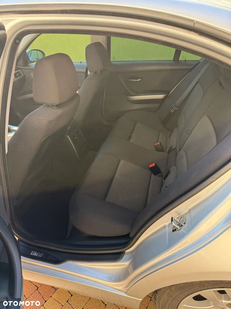 BMW Seria 3 318i - 10