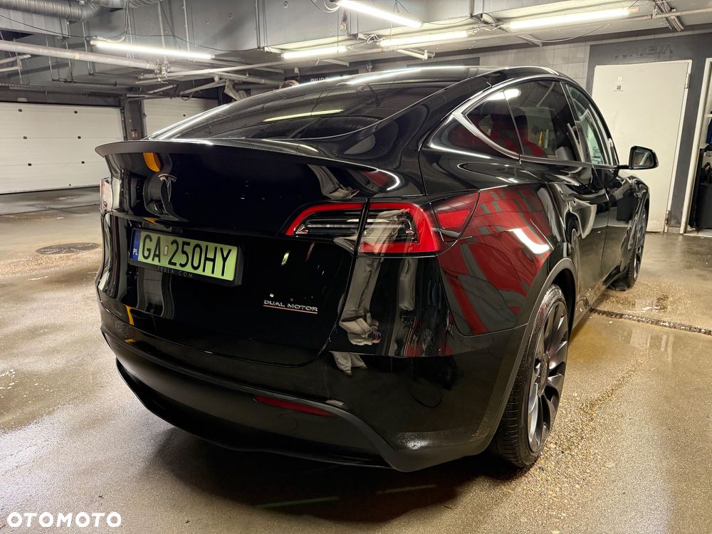 Tesla Y Performance AWD - 7
