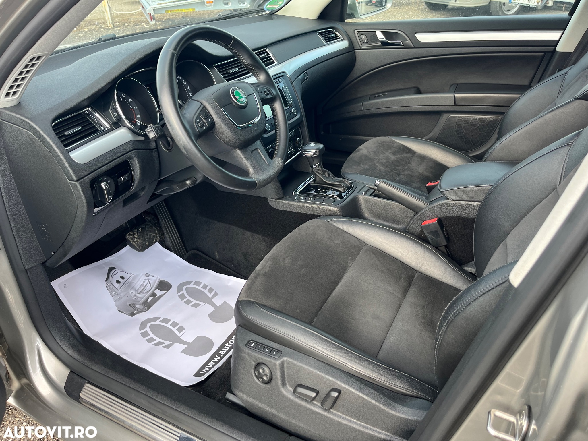 Skoda Superb 2.0 TDI 4x4 DSG Exclusive - 9