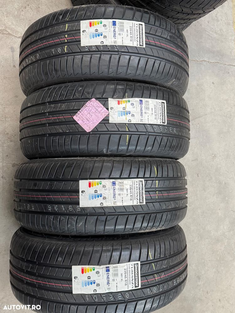 Vând 4 anvelope 235/45/18 bridgestone de vară cu runflat noi - 1