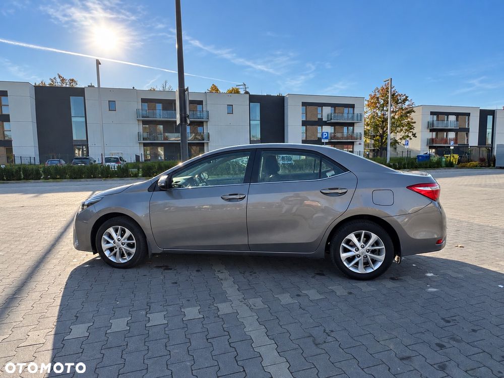 Toyota Corolla 1.6 Premium + - 3
