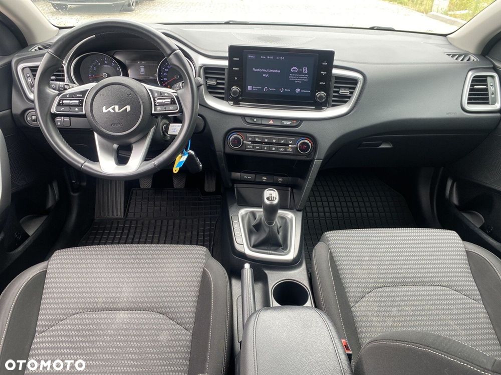 Kia Ceed - 12