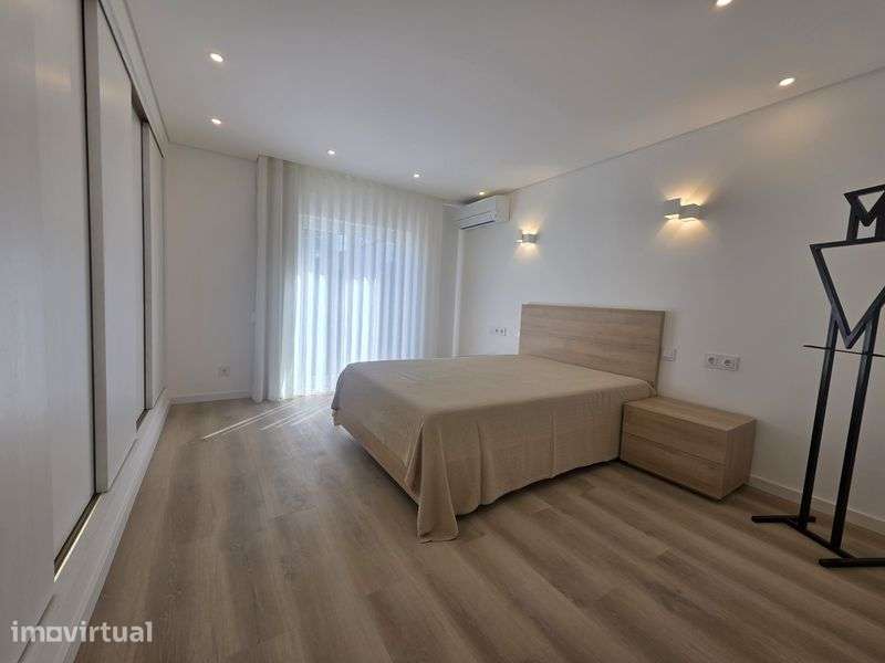 Moradia T4 + T3 Renovado Lote 5000m2 Tenis Piscina Jardim Palmela - Grande imagem: 5/12