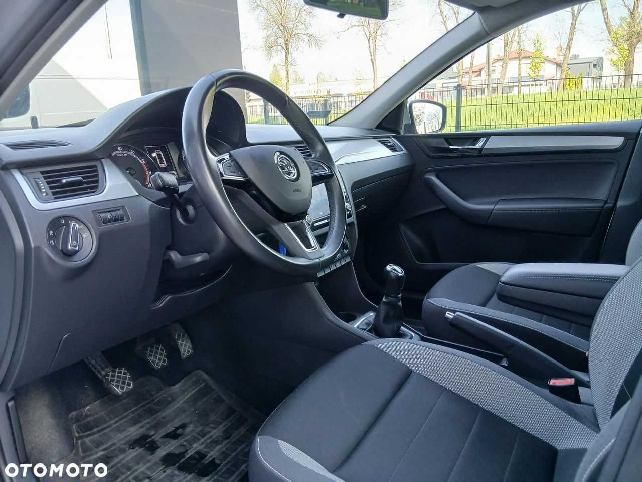 Skoda RAPID - 14