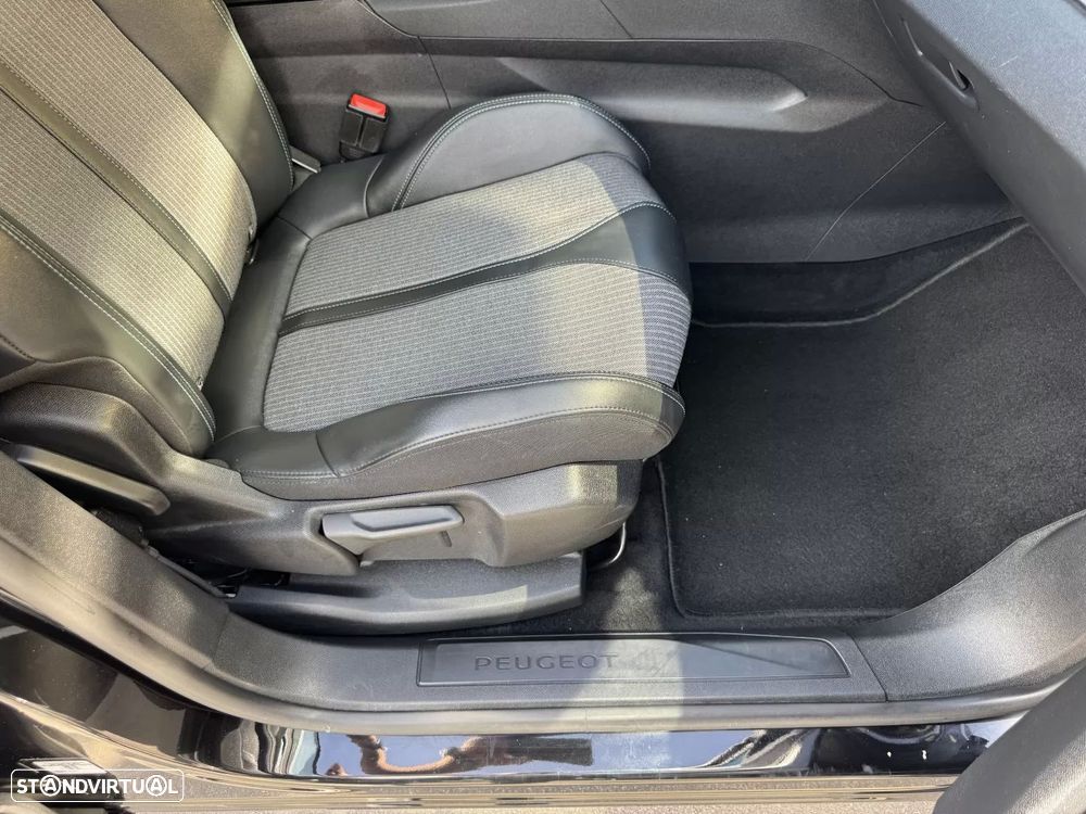 Peugeot 3008 PureTech 130 Stop & Start GPF EAT8 Allure Pack - 61