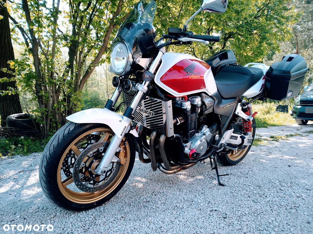 Honda CB - 1