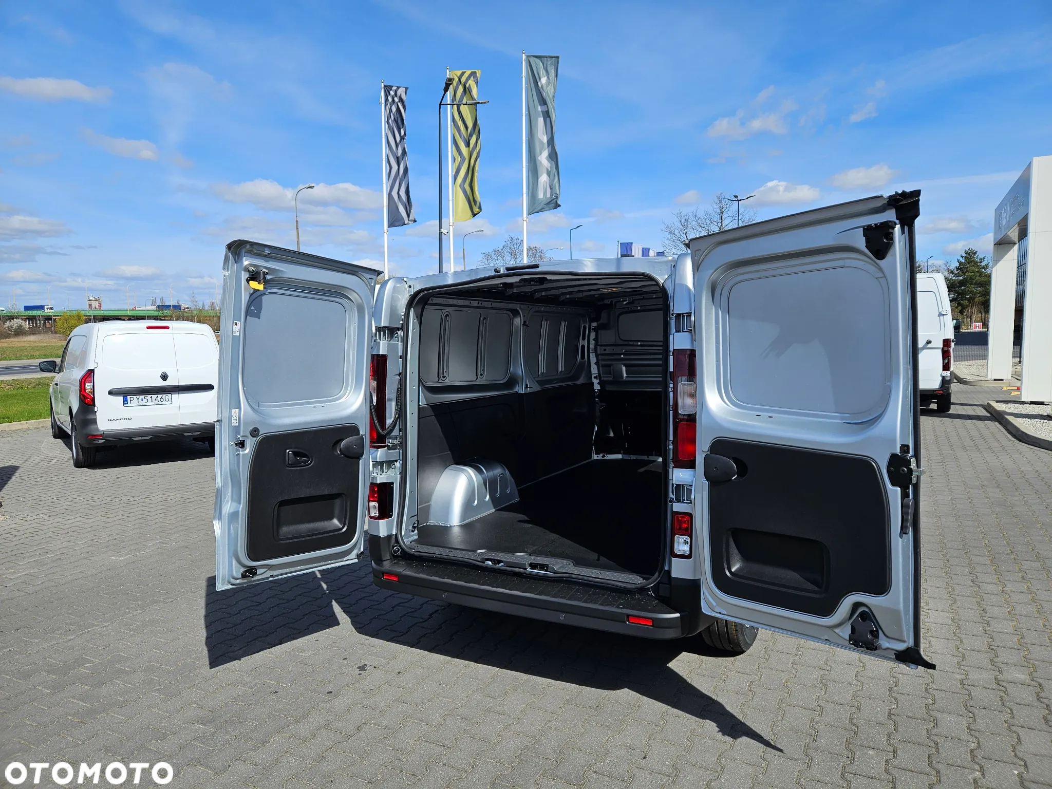 Renault Trafic Furgon L2H1 2.0dCi 170 AT9 automat! - 9
