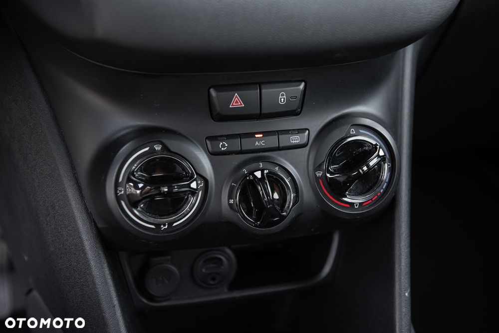 Peugeot 208 - 22