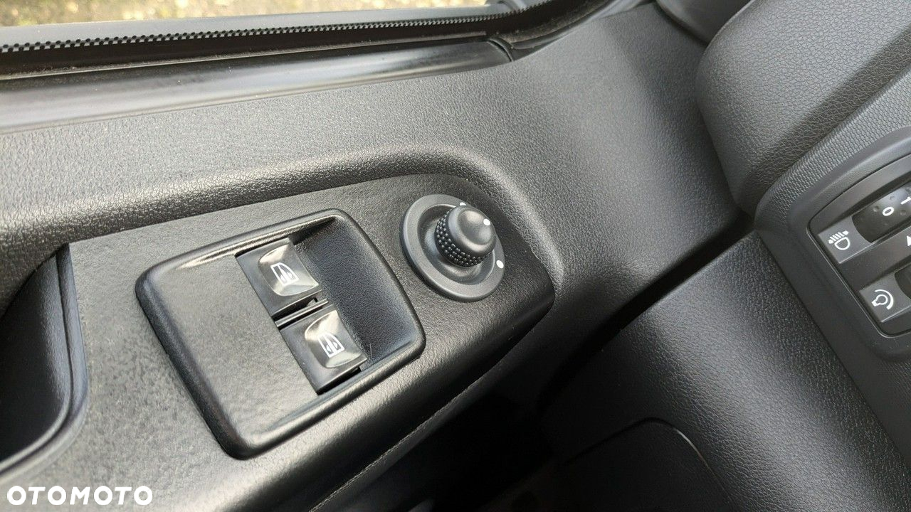 Opel Vivaro - 21