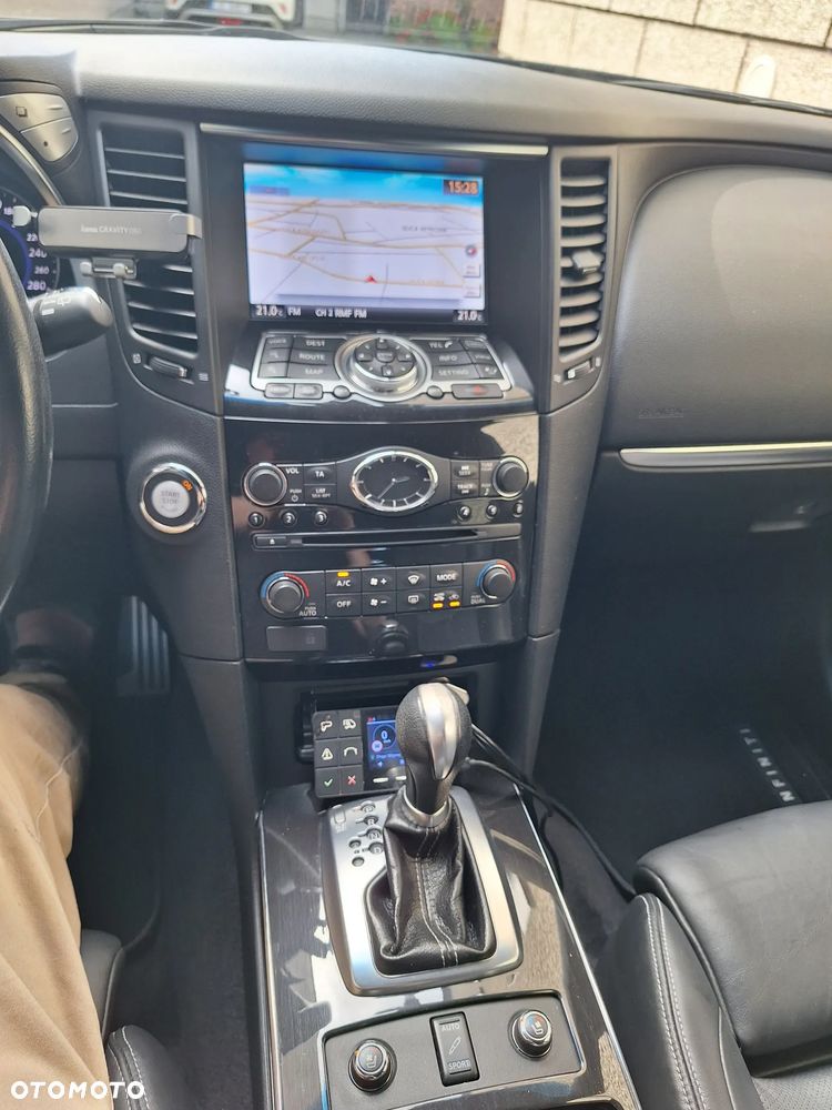 Infiniti FX FX30d S - 26