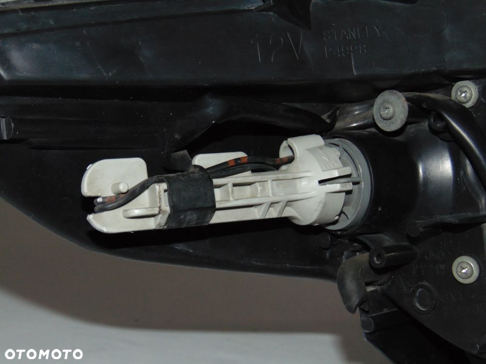 ORYGINAŁ lampa przednia przód prawa Mazda 5 Mazda5 I CR 05-08r - 13