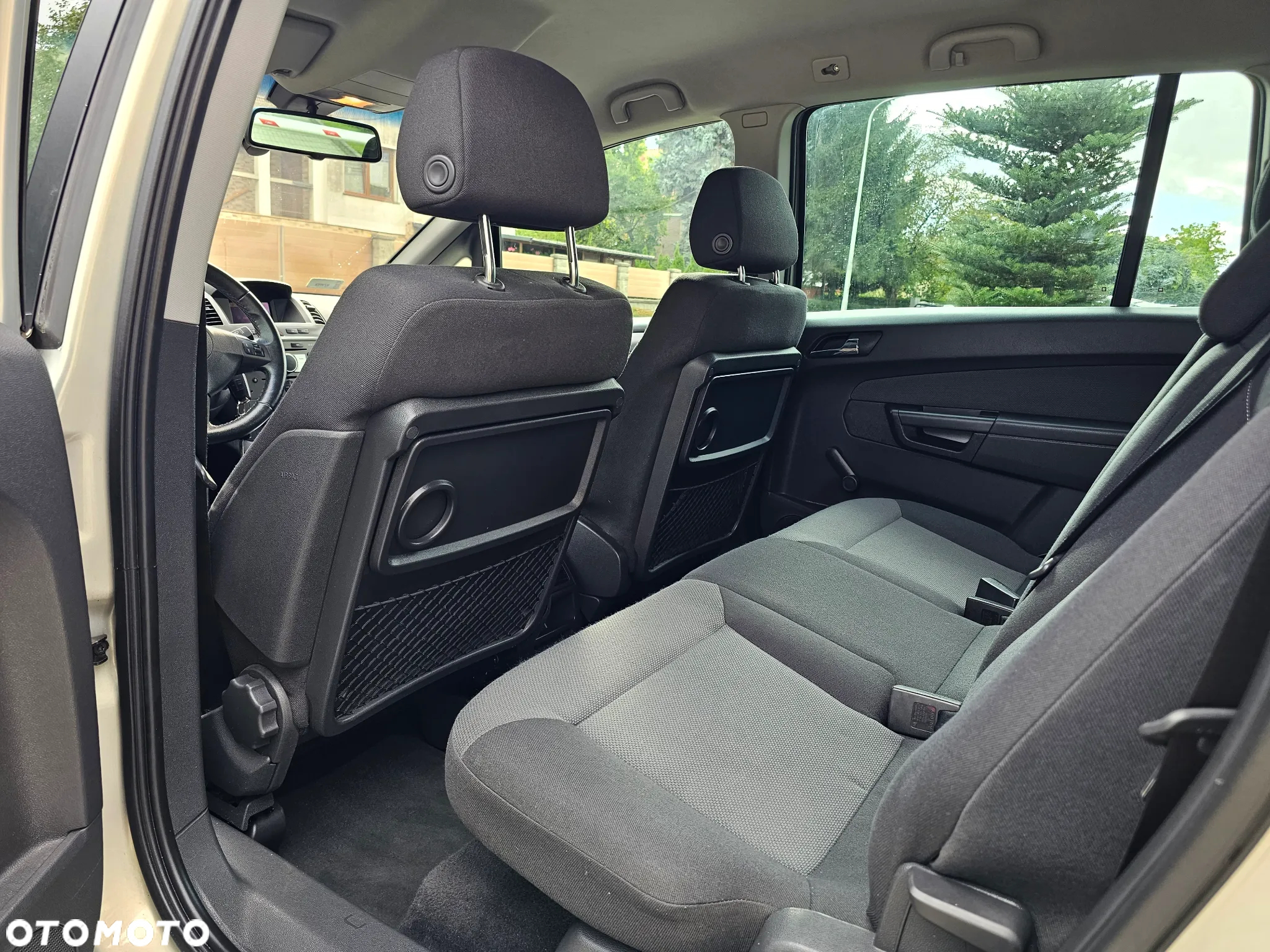 Opel Zafira 1.8 Cosmo Easytronic - 9