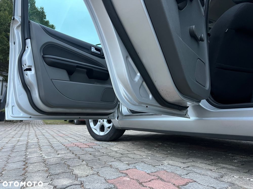 Ford Focus 1.6 16V Trend - 16