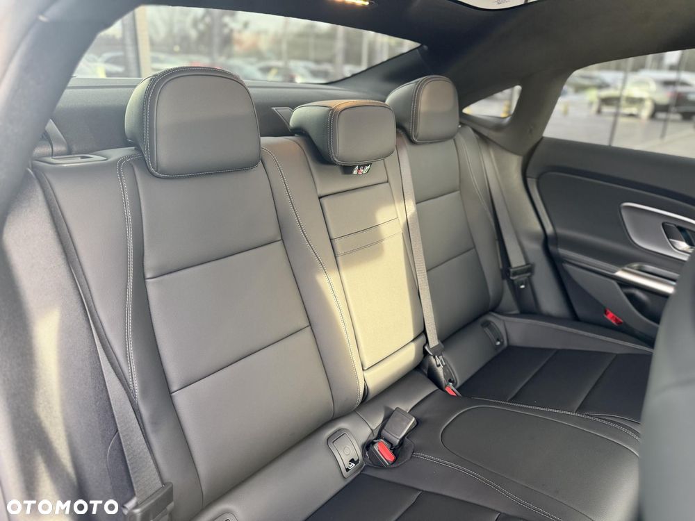Mercedes-Benz CLA 180 mHEV 8G-DCT - 13