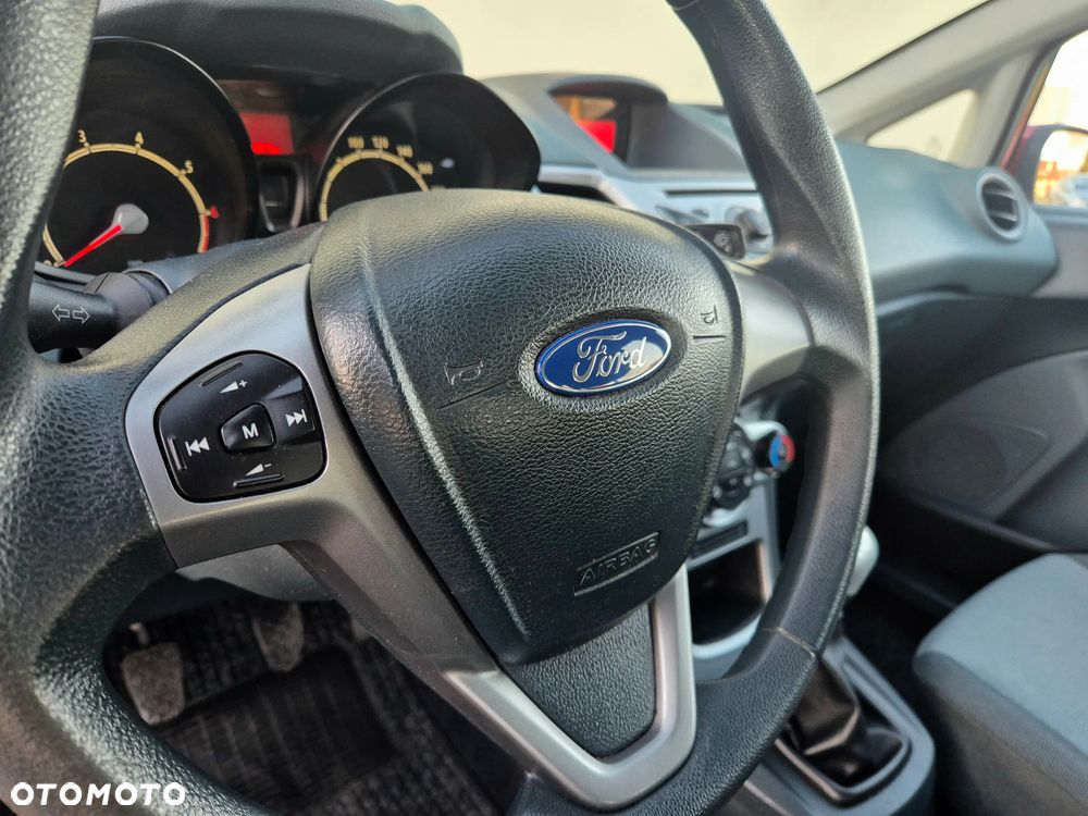 Ford Fiesta 1.25 Celebration - 28