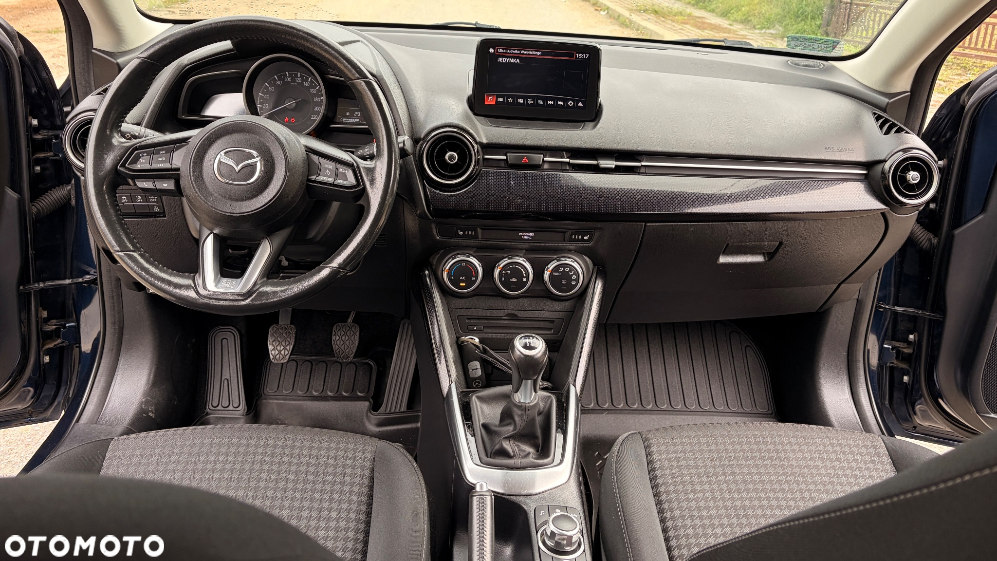 Mazda 2 - 6