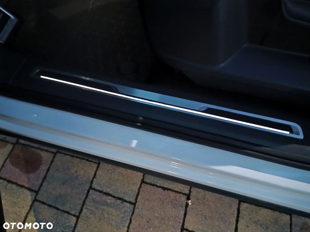 Volkswagen Tiguan - 26