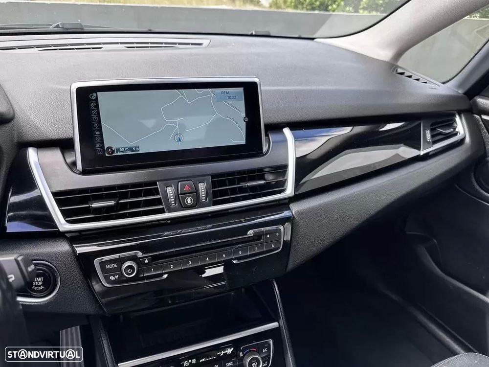 BMW 218 Active Tourer d Line Sport - 42