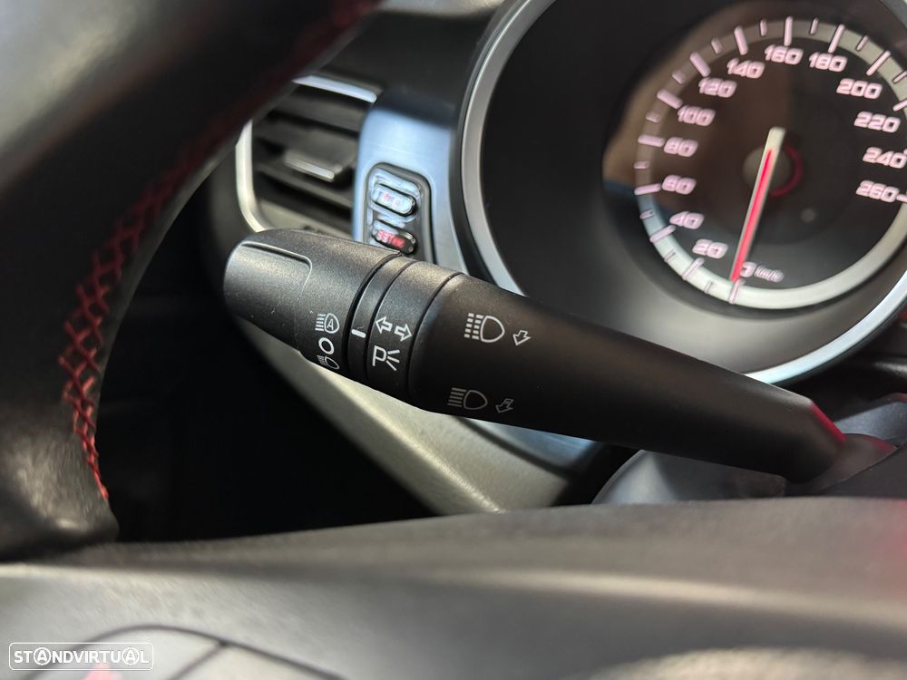 Alfa Romeo Giulietta 1.6 JTDM Veloce - 22