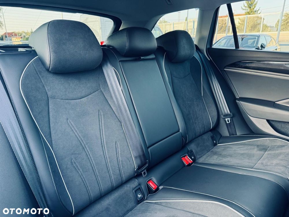 Volkswagen Passat - 20