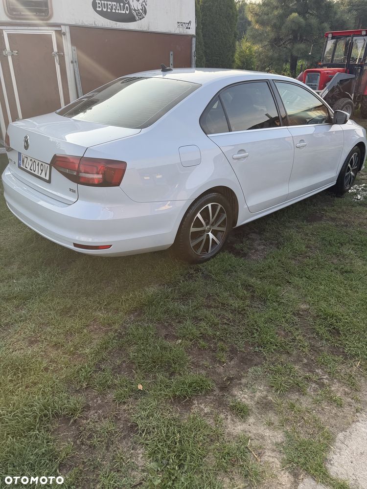 Volkswagen Jetta - 3