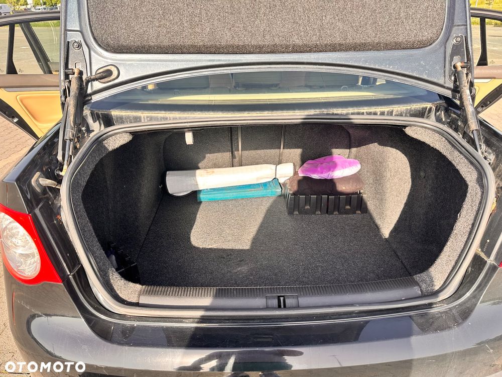 Volkswagen Jetta 1.9 TDI DPF Comfortline DSG - 11