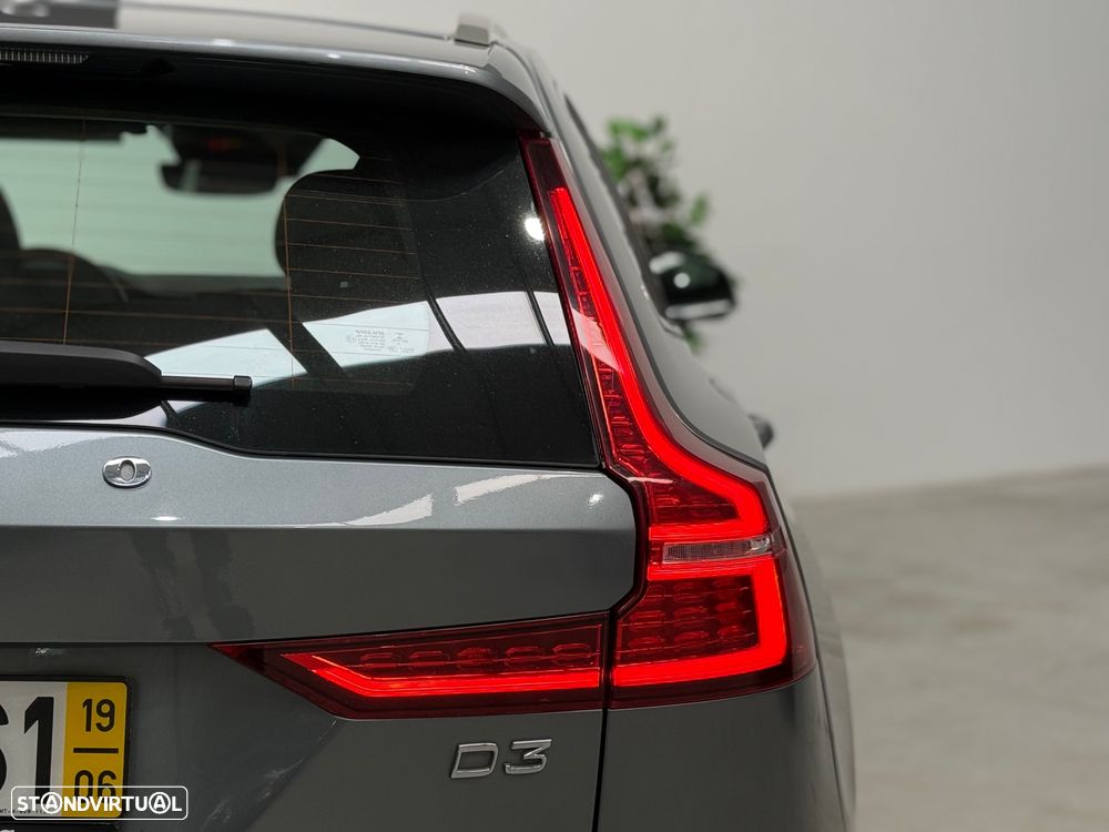 Volvo V60 2.0 D3 Momentum Plus Geartronic - 35