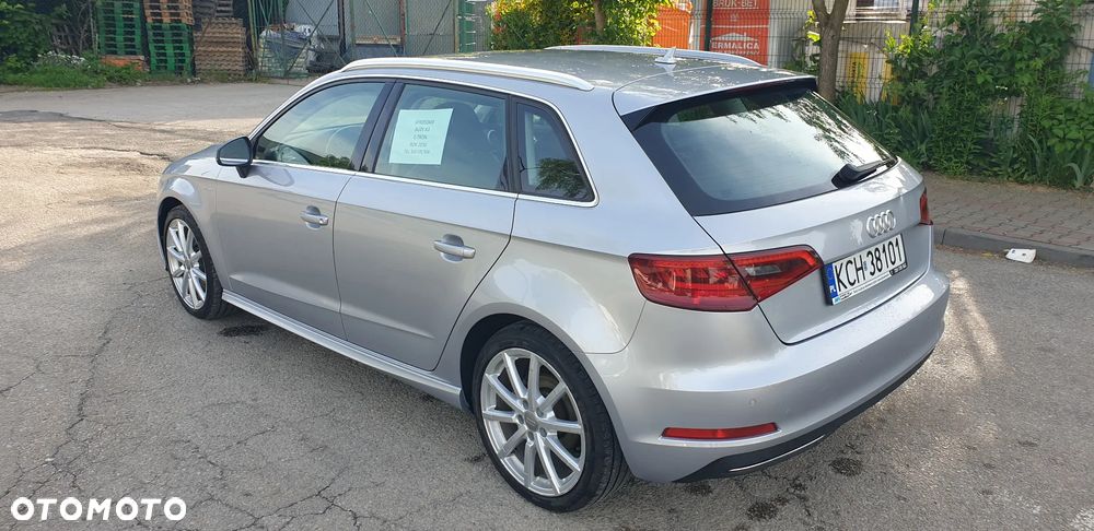 Audi A3 Sportback 1.4 TFSI E-tron Ambiente e-S tronic - 12