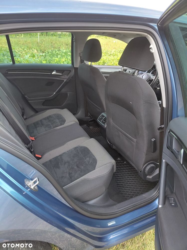 Volkswagen Golf 1.6 TDI DPF Highline - 19