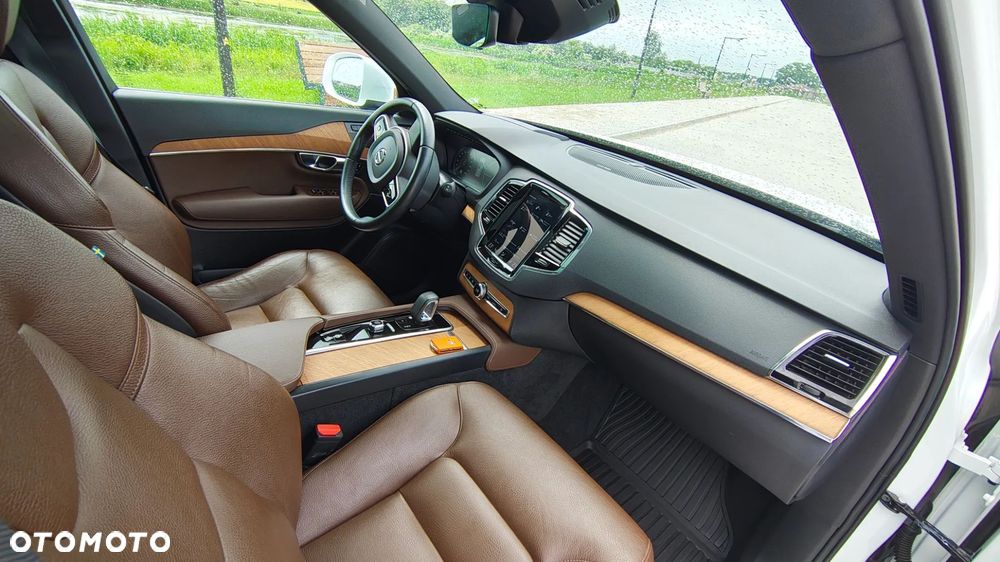 Volvo XC 90 - 22