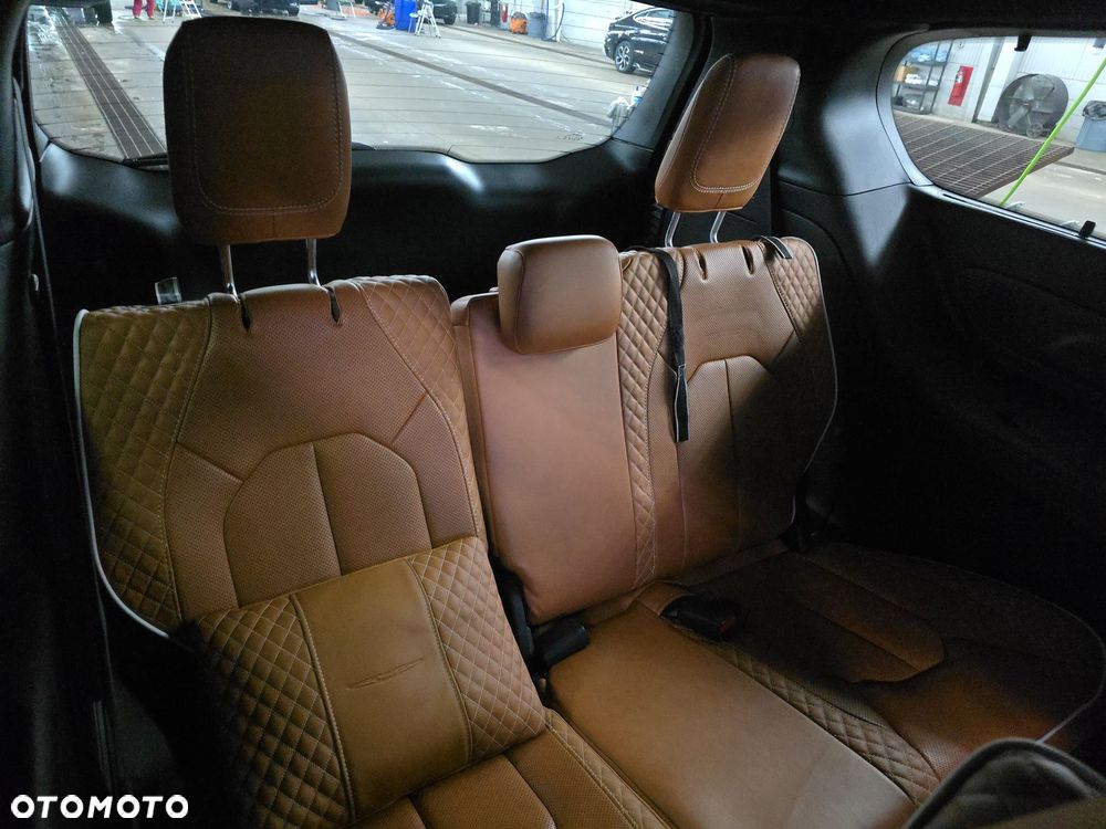 Chrysler Pacifica - 12