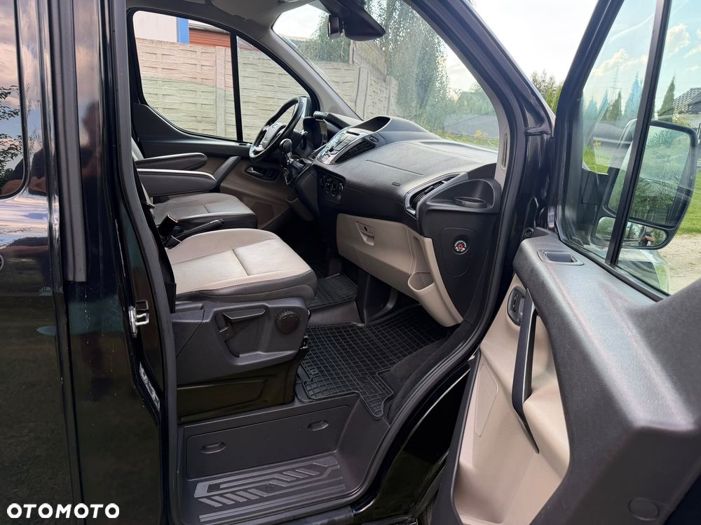 Ford Tourneo Custom - 8